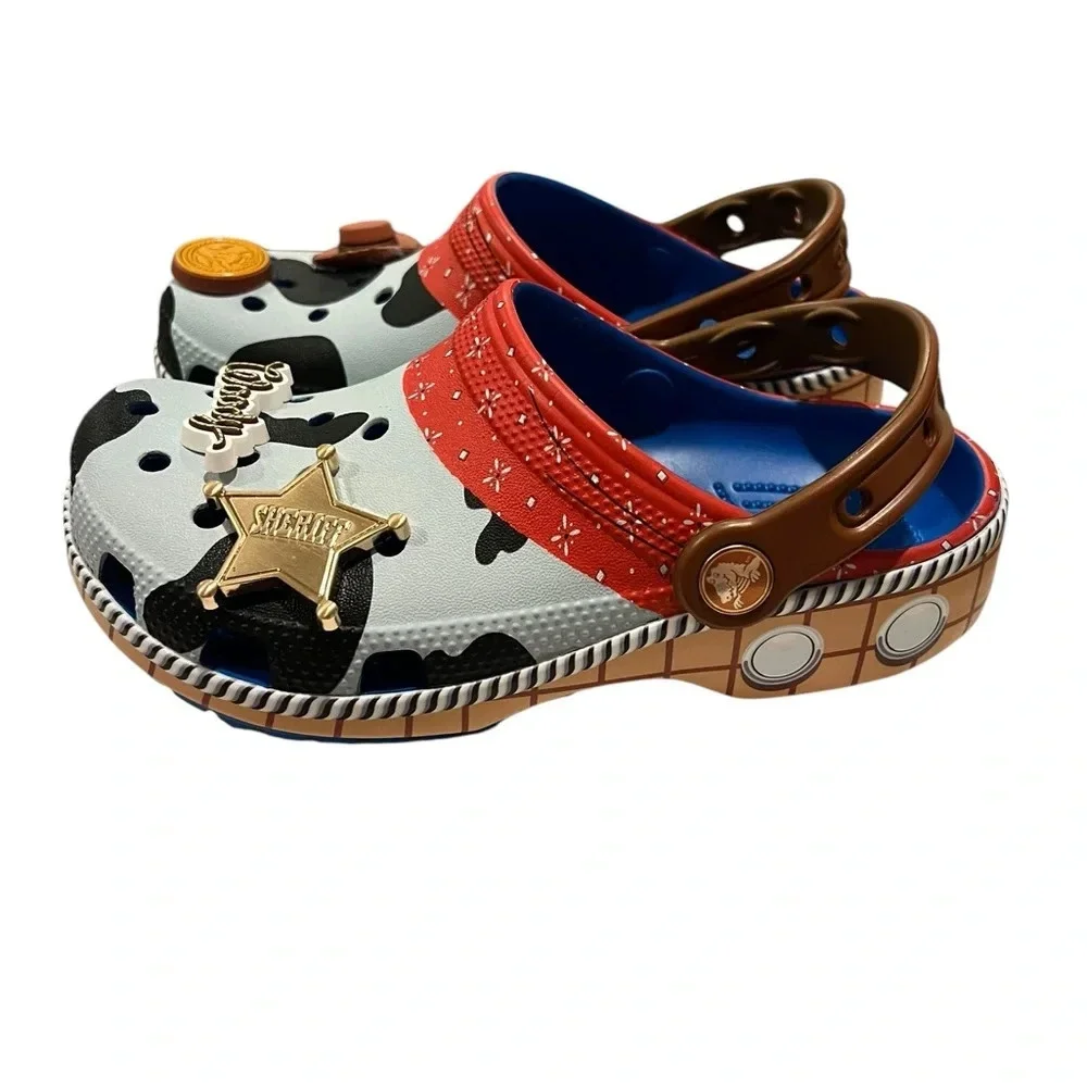 NWT Crocs Toy Story Woody Classic Clogs in size youth 2